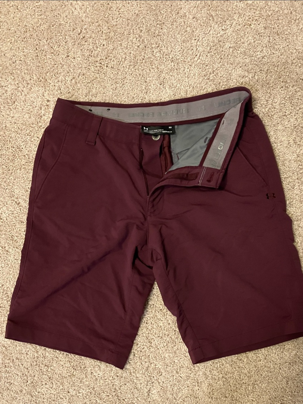 Under Armour Men’s Maroon Golf Shorts
